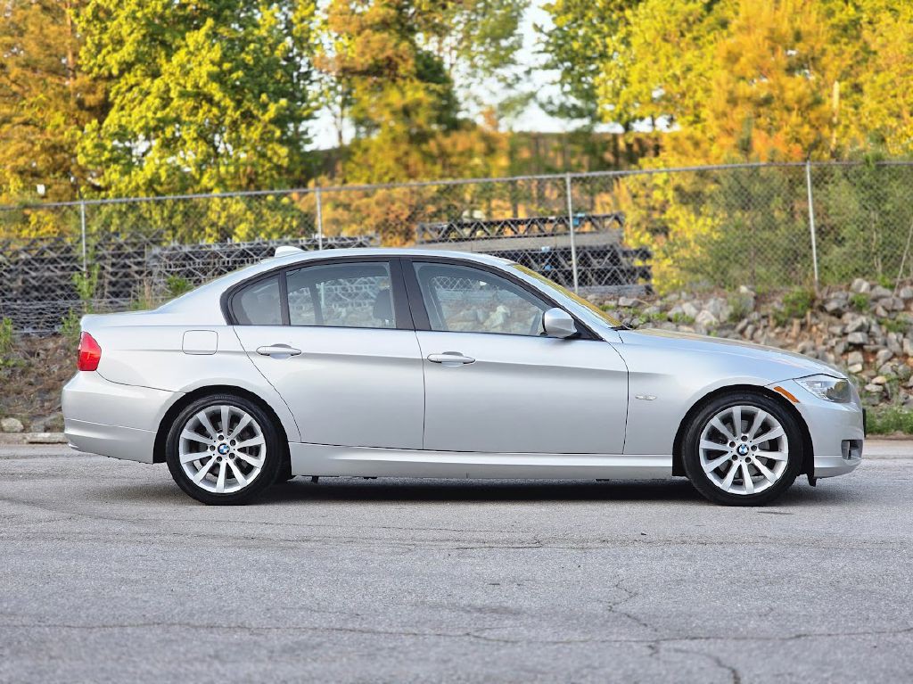 2009 BMW 3 Series Image 11