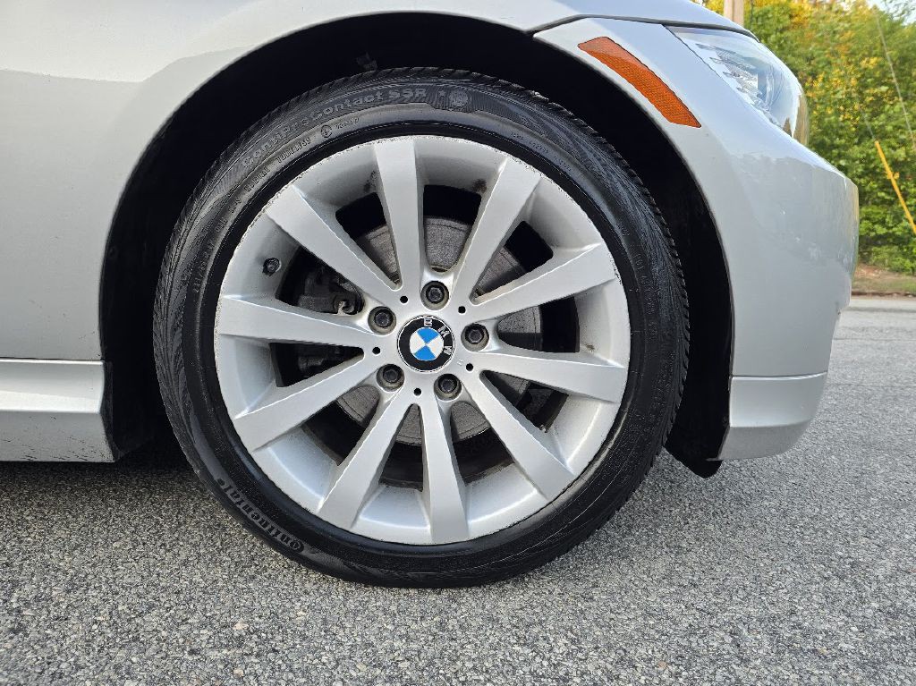 2009 BMW 3 Series Image 21