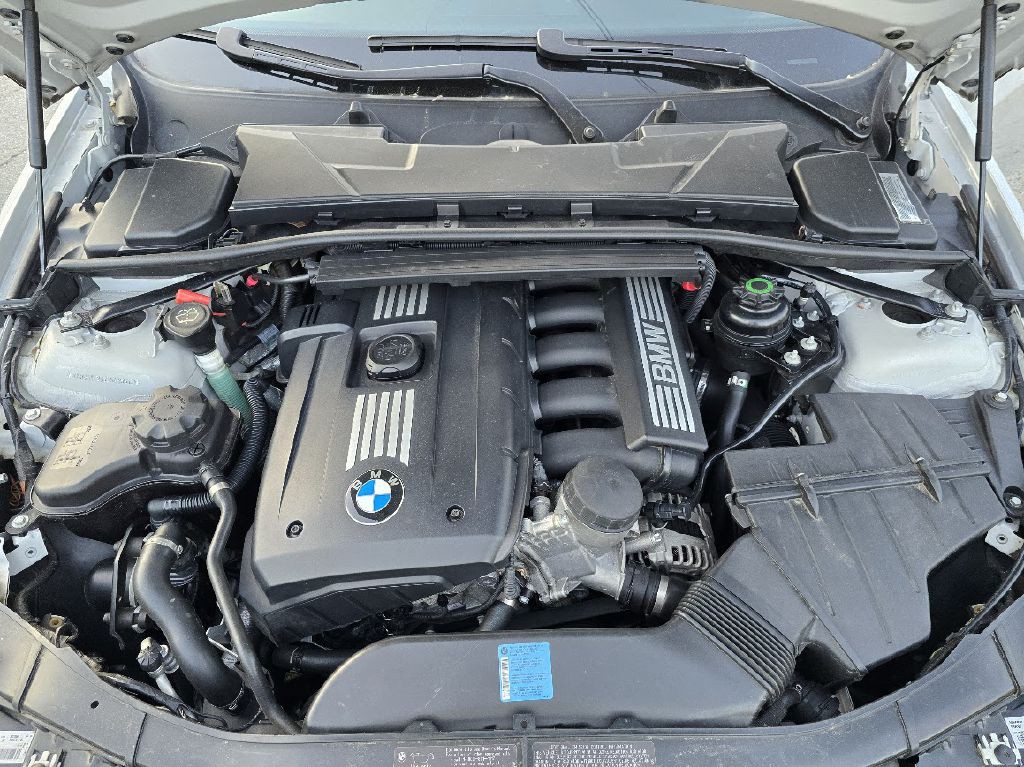 2009 BMW 3 Series Image 24