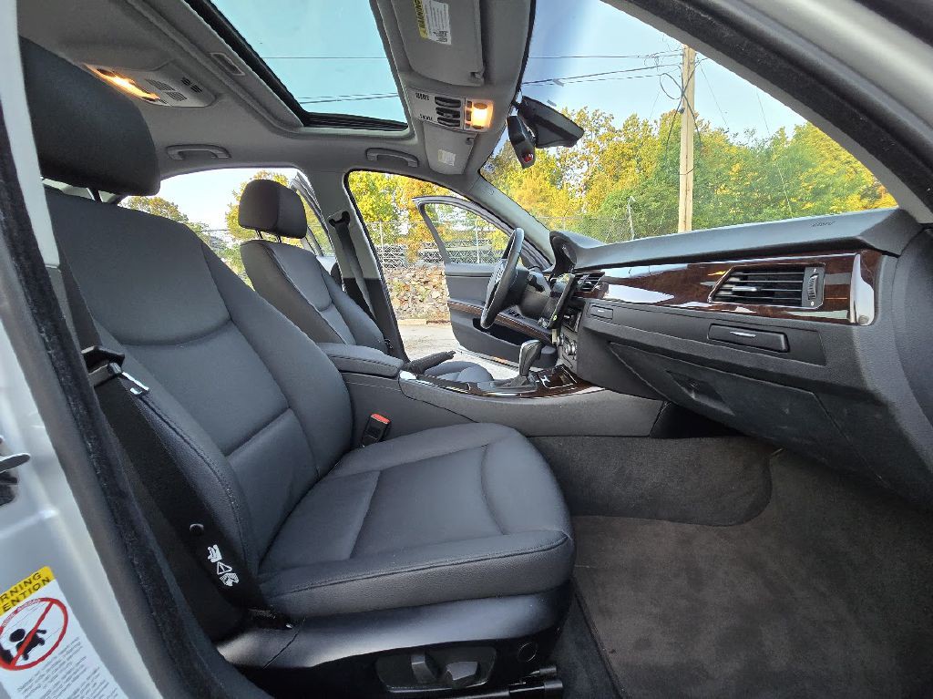 2009 BMW 3 Series Image 27
