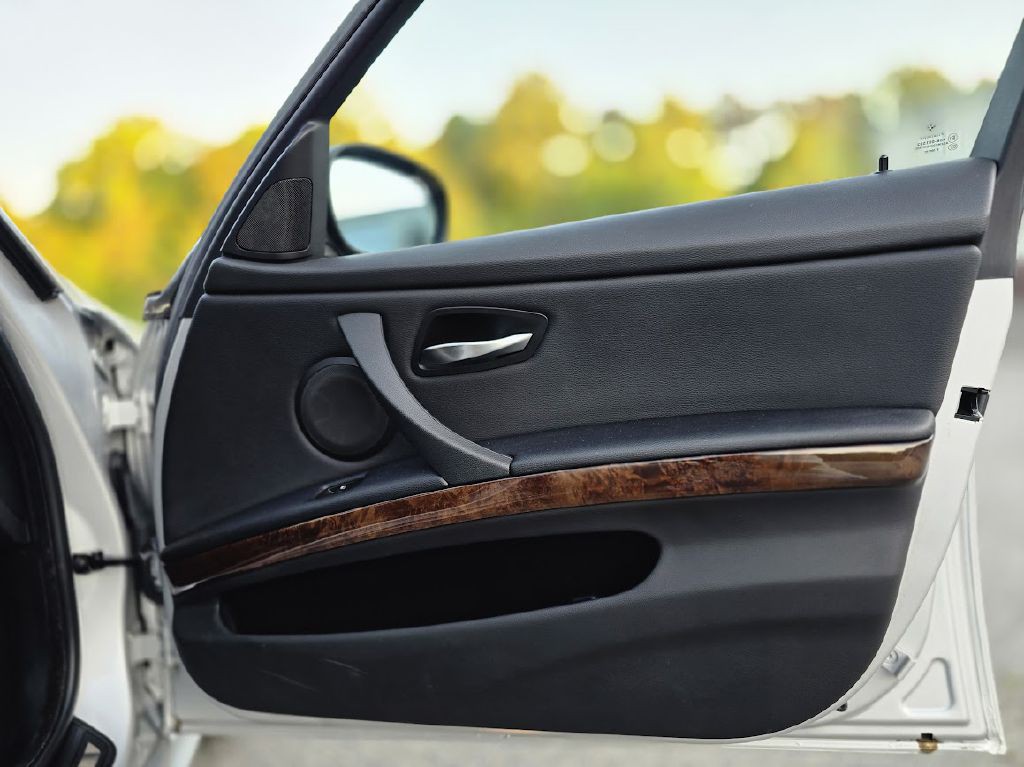 2009 BMW 3 Series Image 28