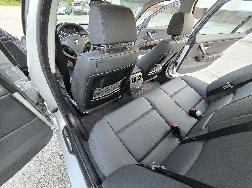 2009 BMW 3 Series Image 31
