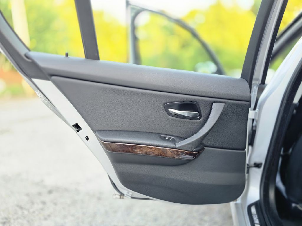 2009 BMW 3 Series Image 33