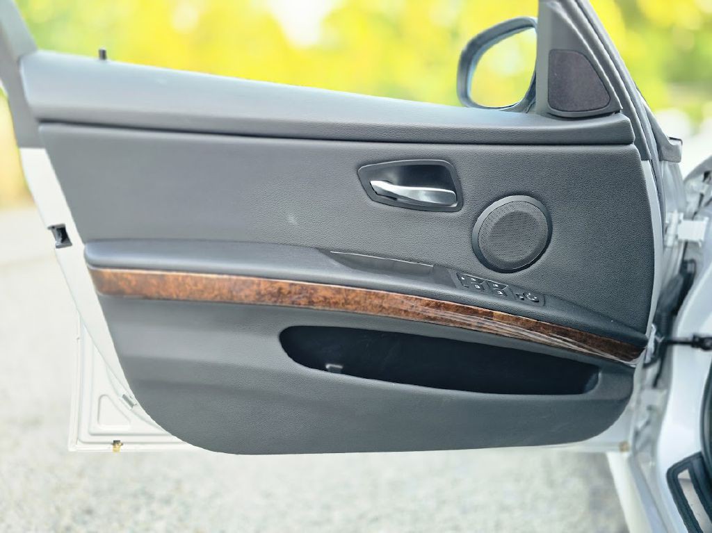2009 BMW 3 Series Image 34