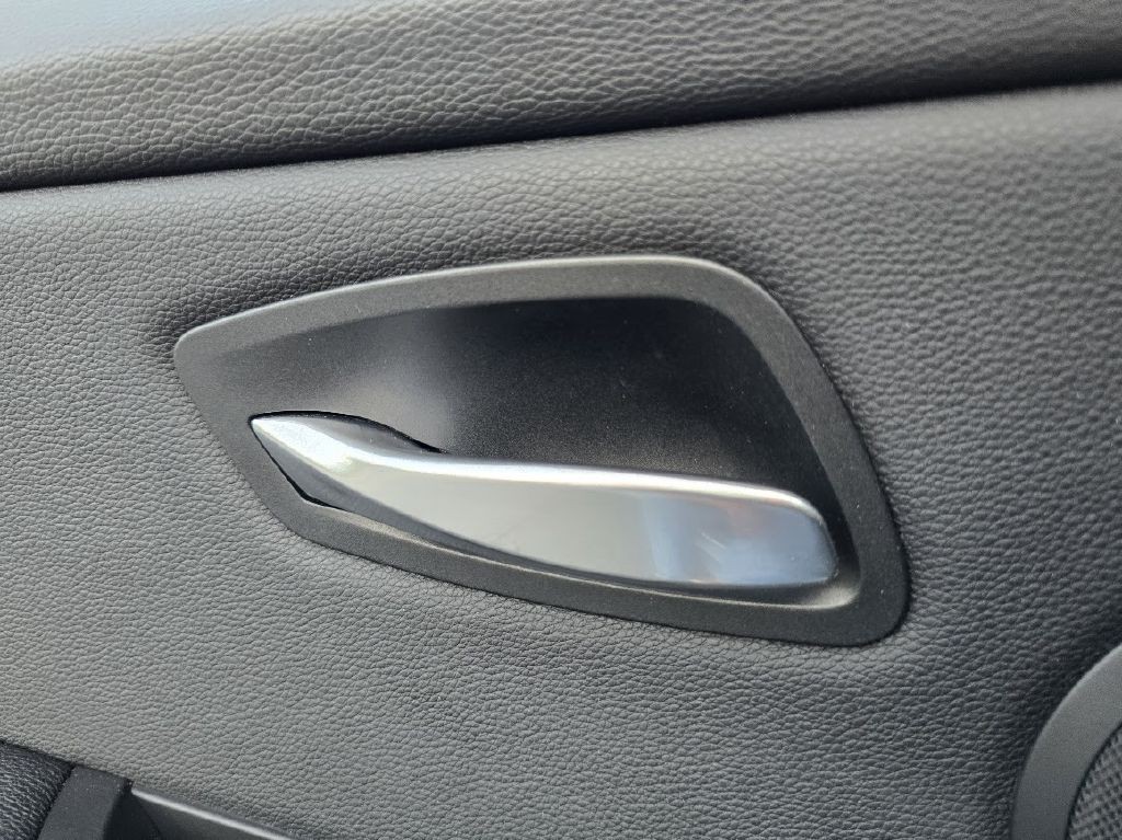 2009 BMW 3 Series Image 40