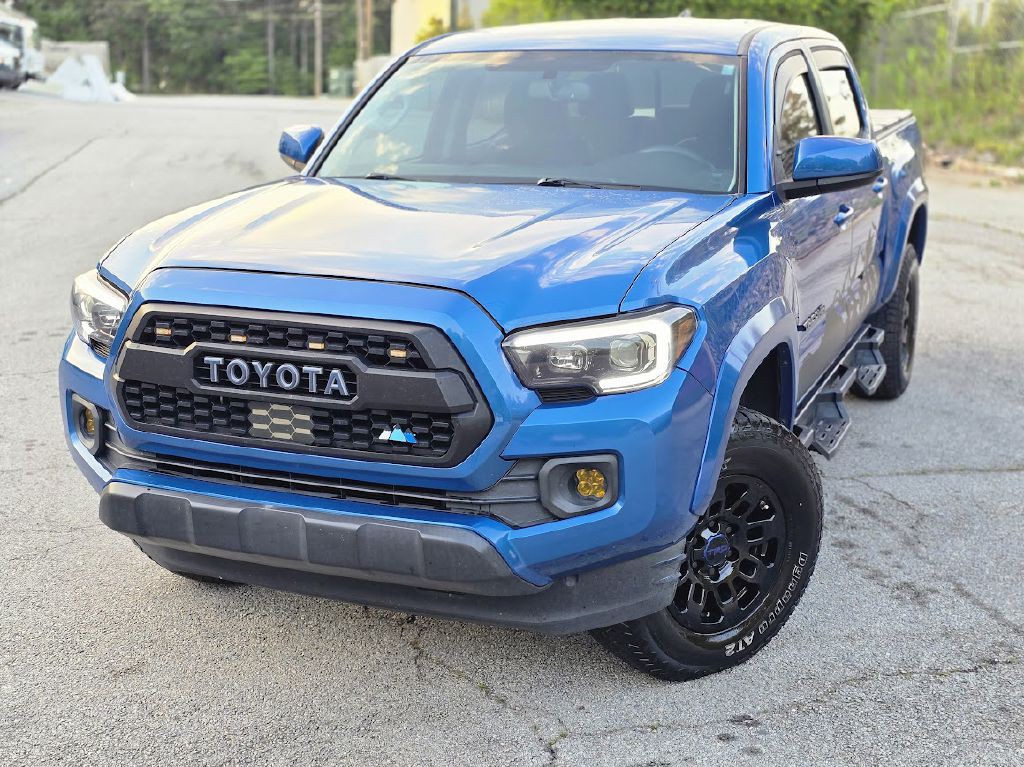 2017 Toyota Tacoma Image 2