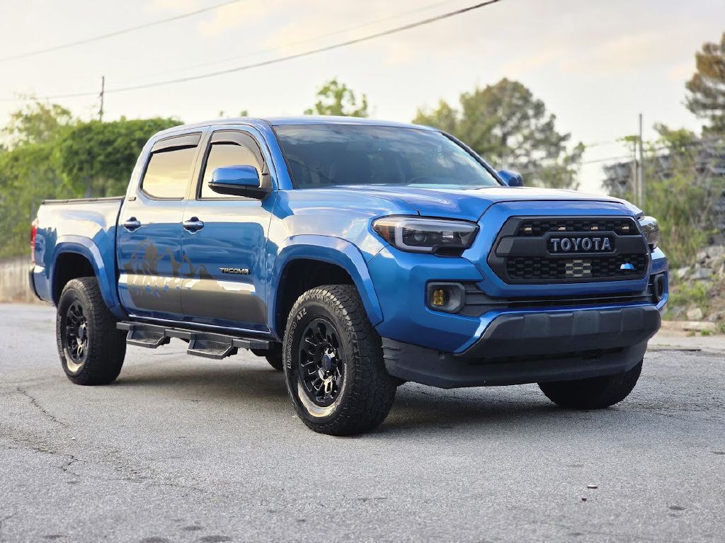 2017 Toyota Tacoma Image 10
