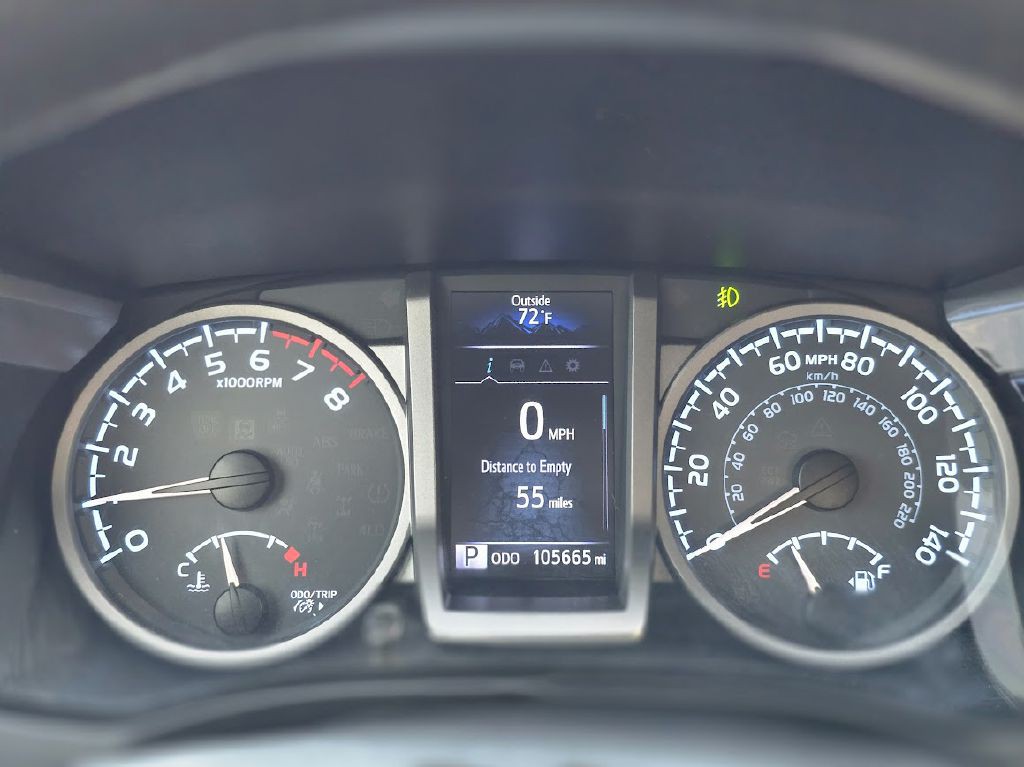 2017 Toyota Tacoma Image 32