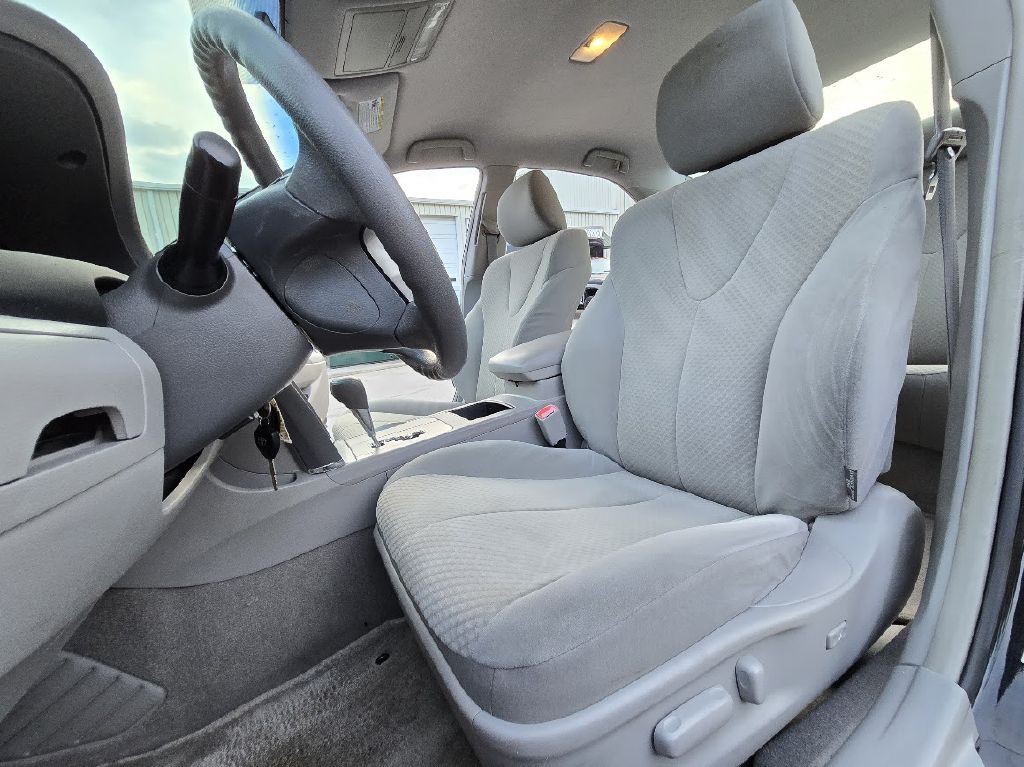 2008 Toyota Camry Image 18