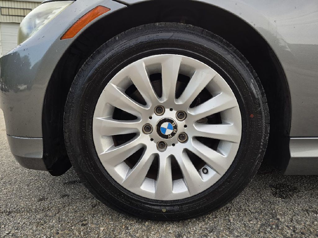 2009 BMW 3 Series Image 12