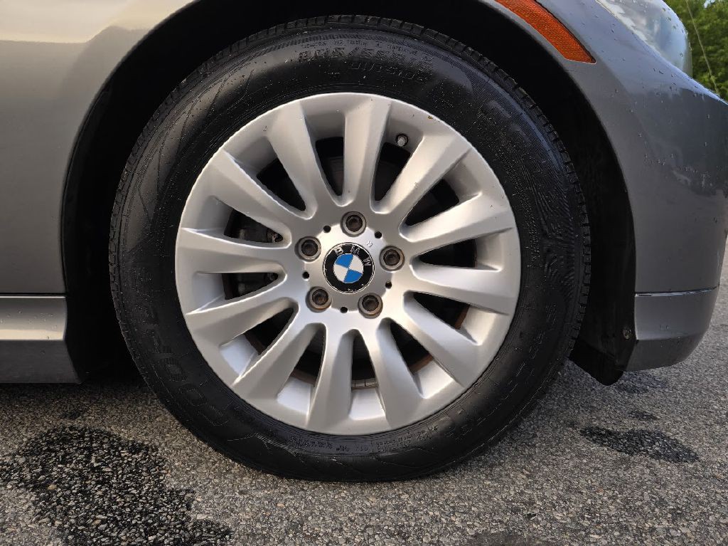 2009 BMW 3 Series Image 17