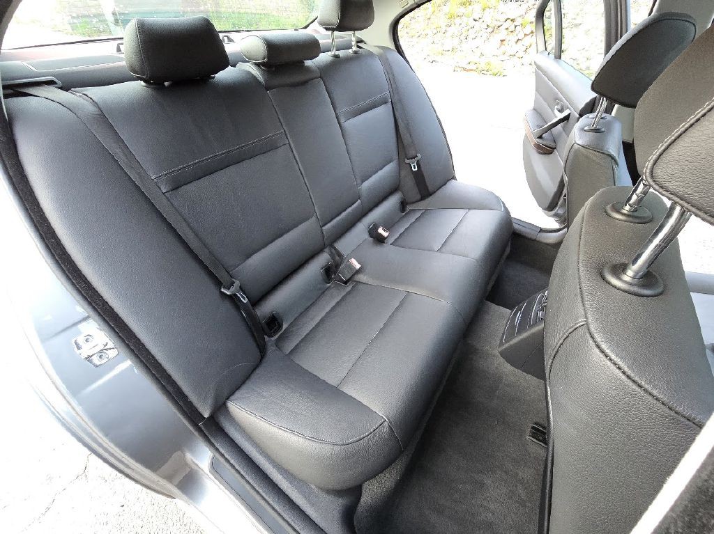 2009 BMW 3 Series Image 21