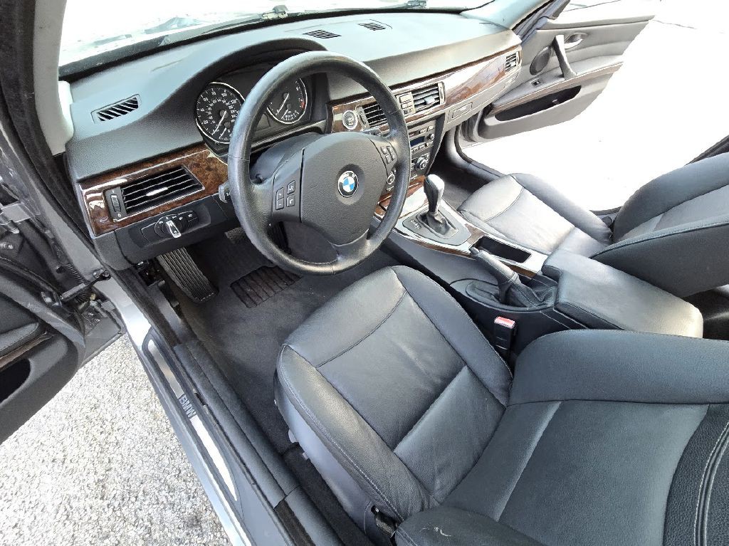 2009 BMW 3 Series Image 24