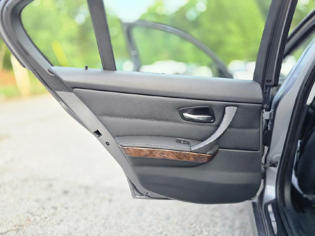 2009 BMW 3 Series Image 27