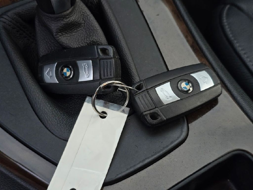 2009 BMW 3 Series Image 33