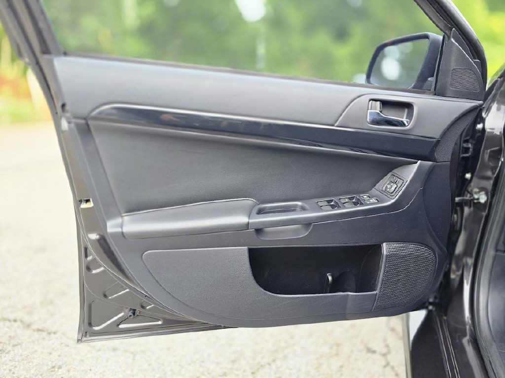 2014 Mitsubishi Lancer Image 39