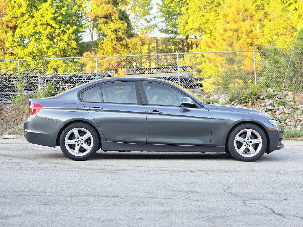 2015 BMW 3 Series Image 9