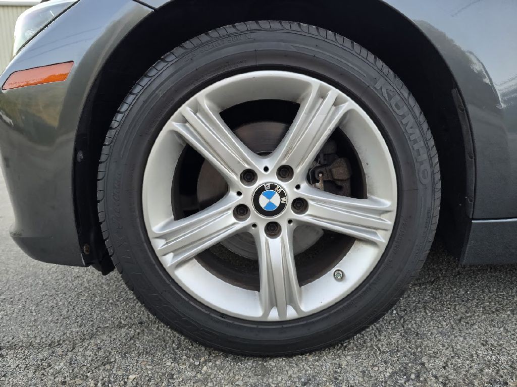 2015 BMW 3 Series Image 13