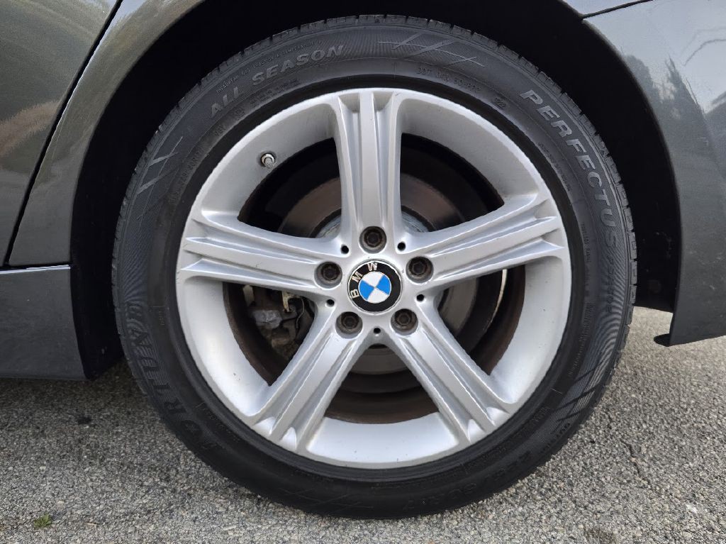 2015 BMW 3 Series Image 15