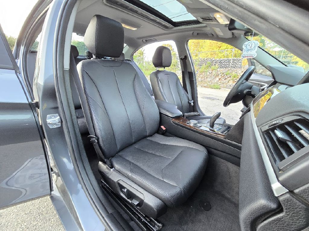 2015 BMW 3 Series Image 18