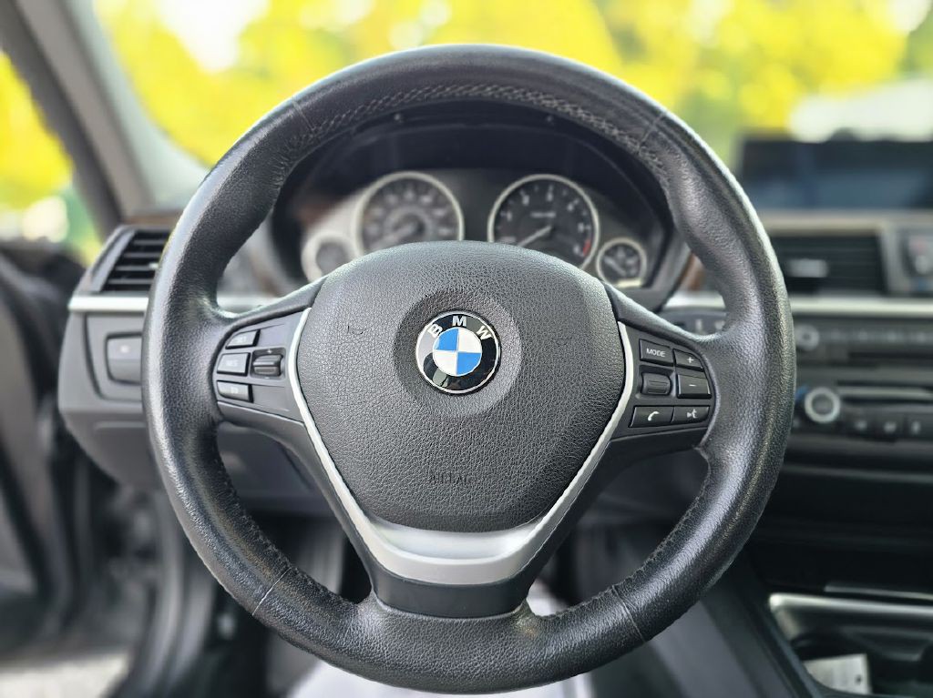 2015 BMW 3 Series Image 29
