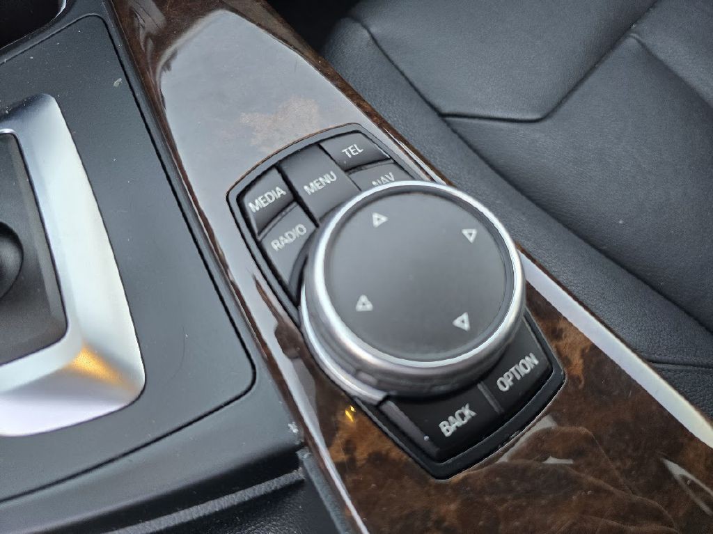 2015 BMW 3 Series Image 31