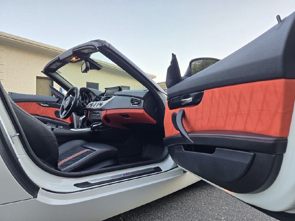 2015 BMW Z4 Image 2
