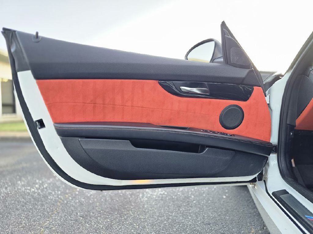 2015 BMW Z4 Image 30