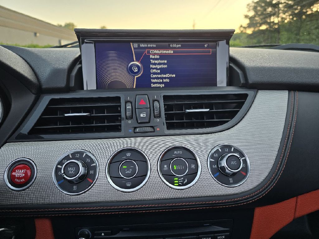 2015 BMW Z4 Image 35