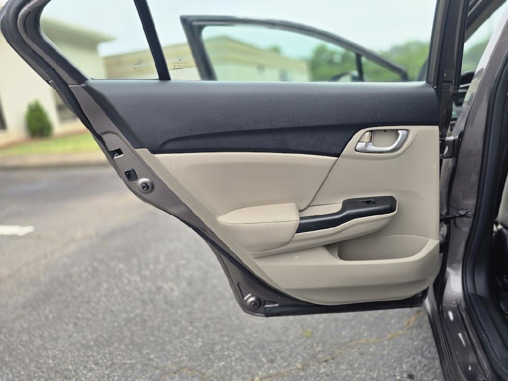 2015 Honda Civic Image 28