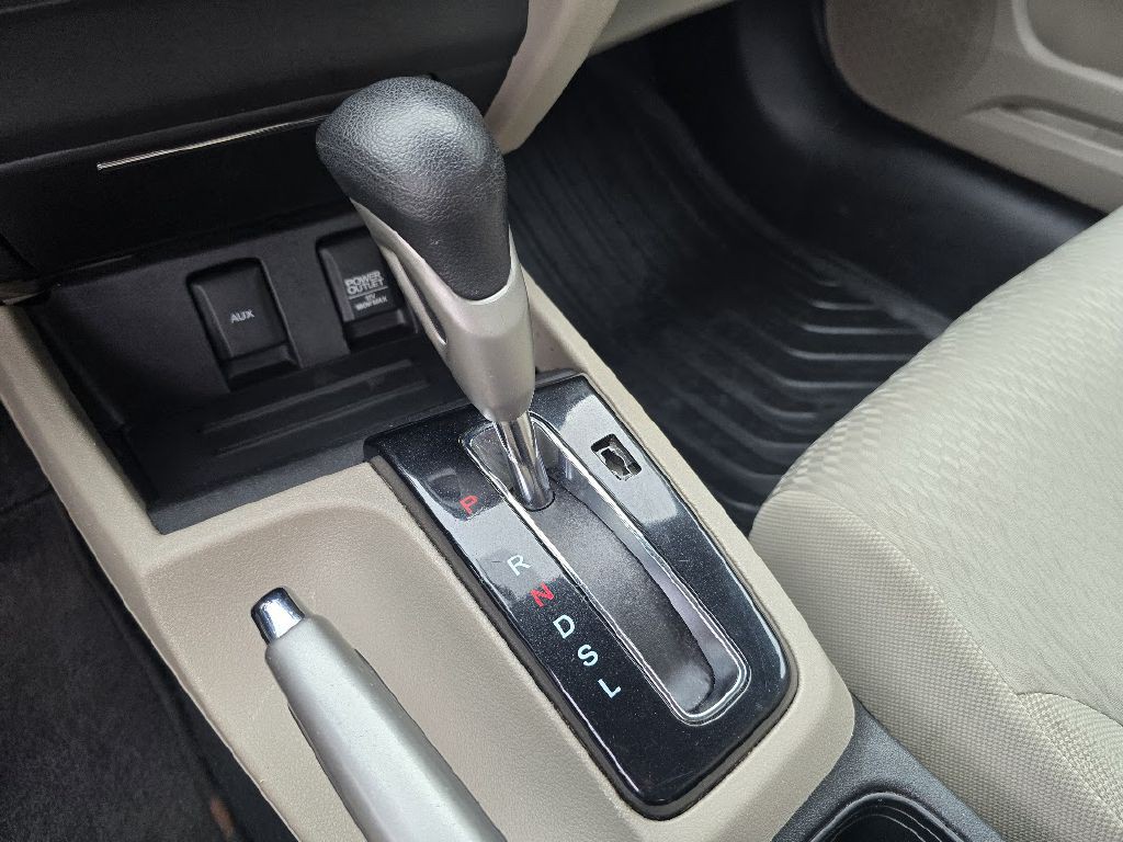 2015 Honda Civic Image 32