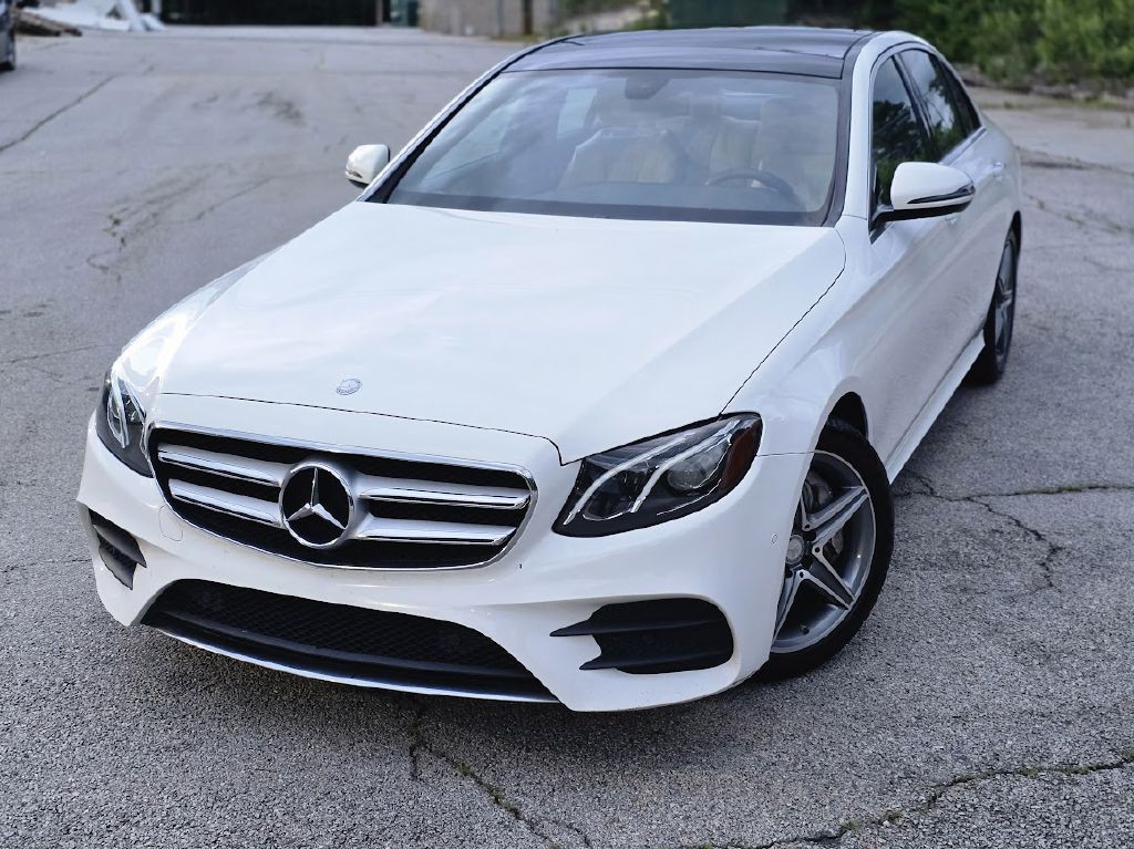 2017 Mercedes-Benz E-Class Image 3