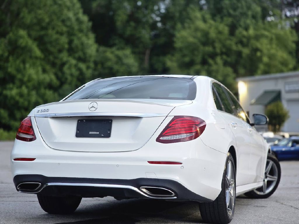 2017 Mercedes-Benz E-Class Image 4