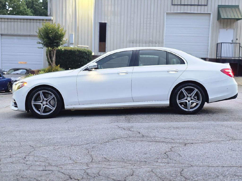 2017 Mercedes-Benz E-Class Image 5