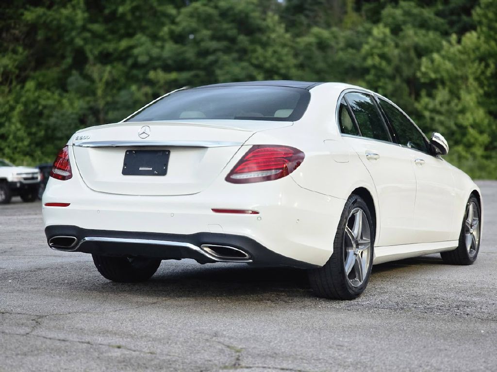 2017 Mercedes-Benz E-Class Image 9