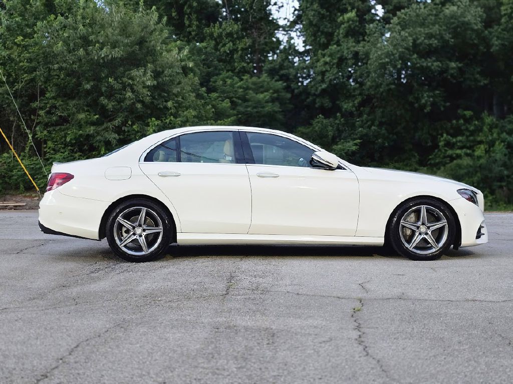 2017 Mercedes-Benz E-Class Image 10