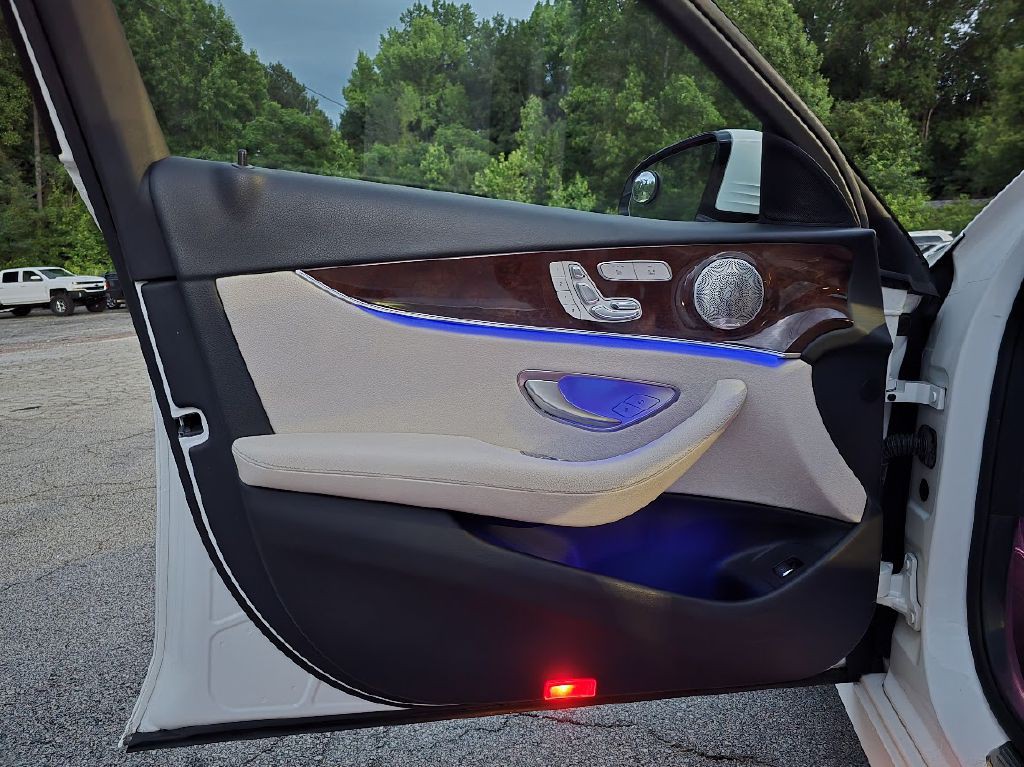2017 Mercedes-Benz E-Class Image 26