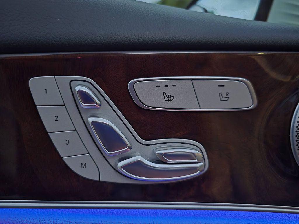 2017 Mercedes-Benz E-Class Image 28