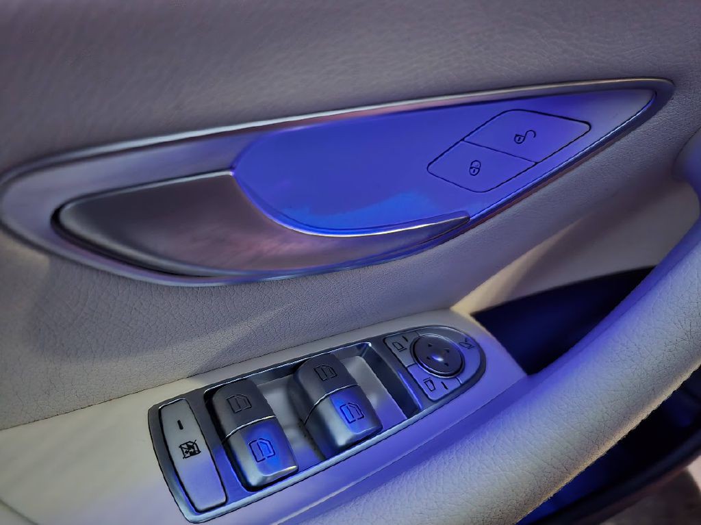 2017 Mercedes-Benz E-Class Image 29