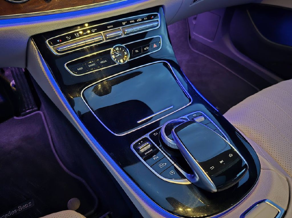 2017 Mercedes-Benz E-Class Image 32