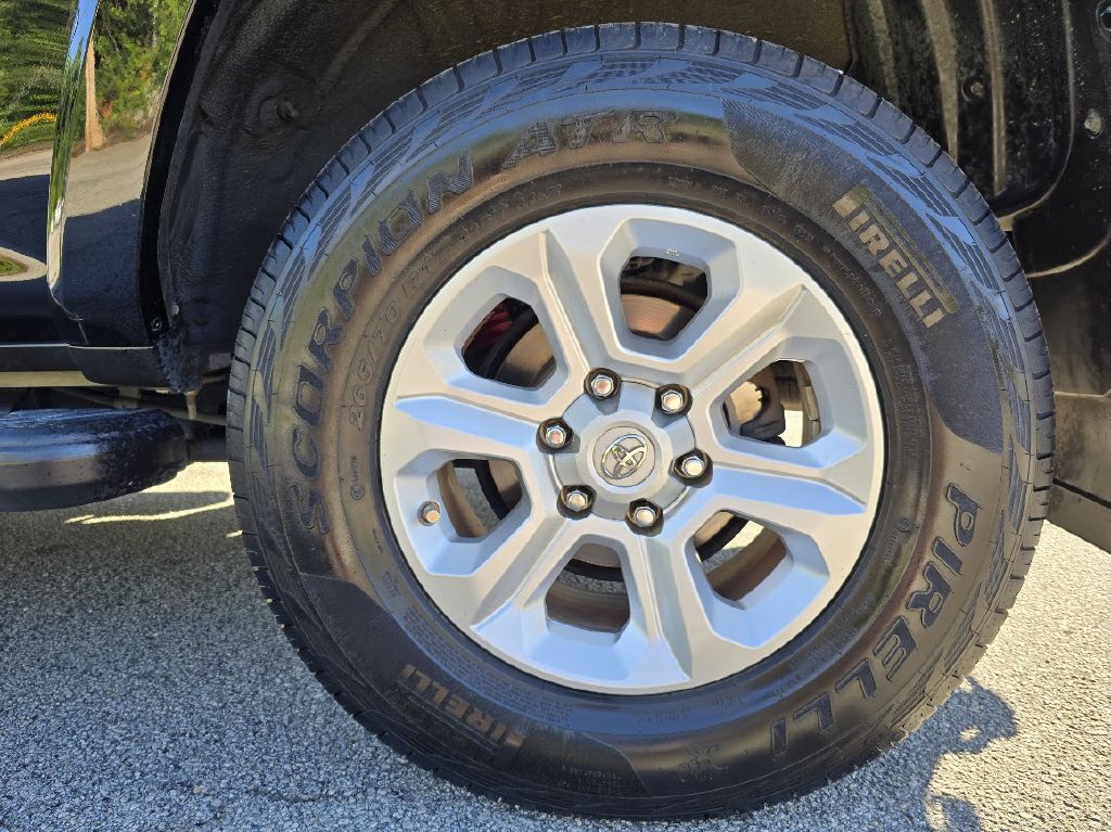 2016 Toyota 4Runner Image 12