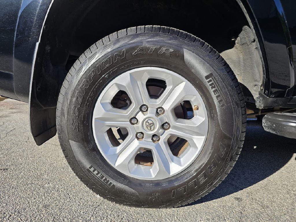 2016 Toyota 4Runner Image 14