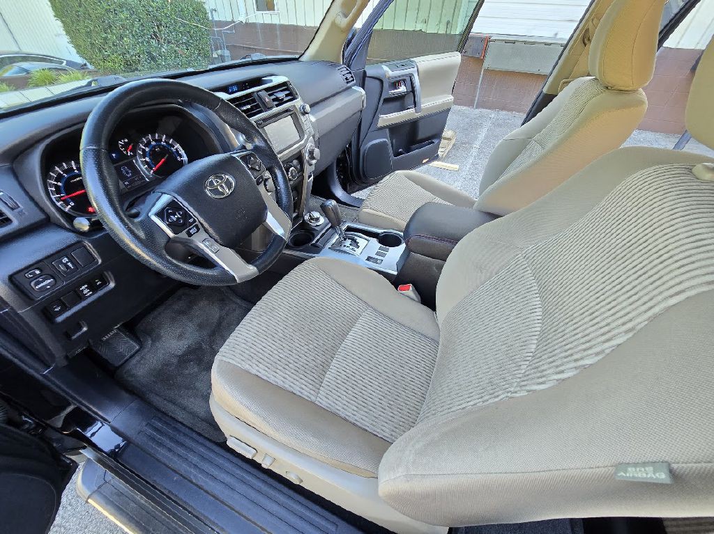 2016 Toyota 4Runner Image 27