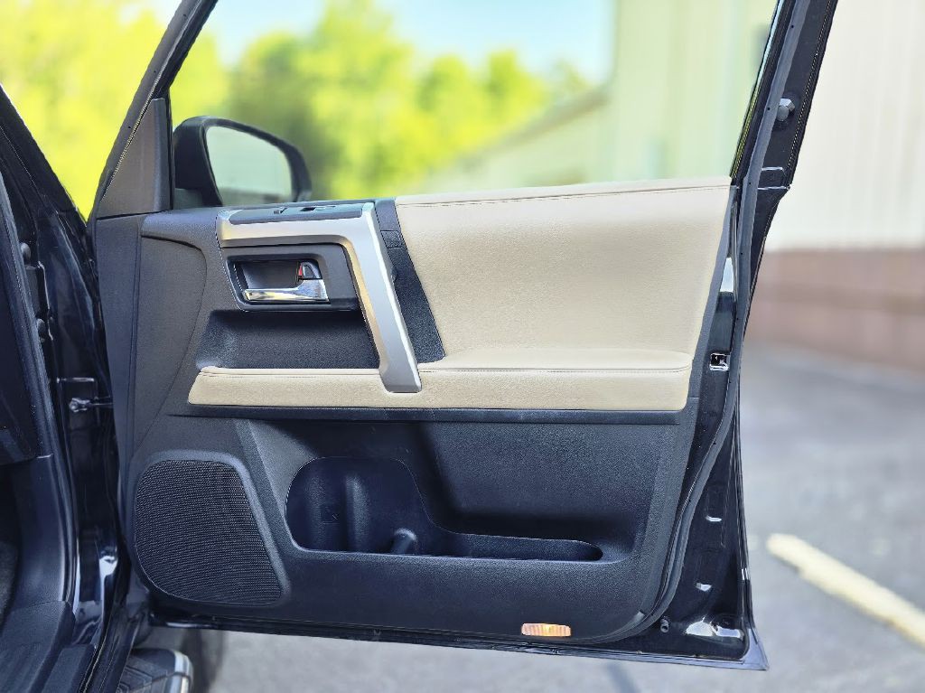 2016 Toyota 4Runner Image 29