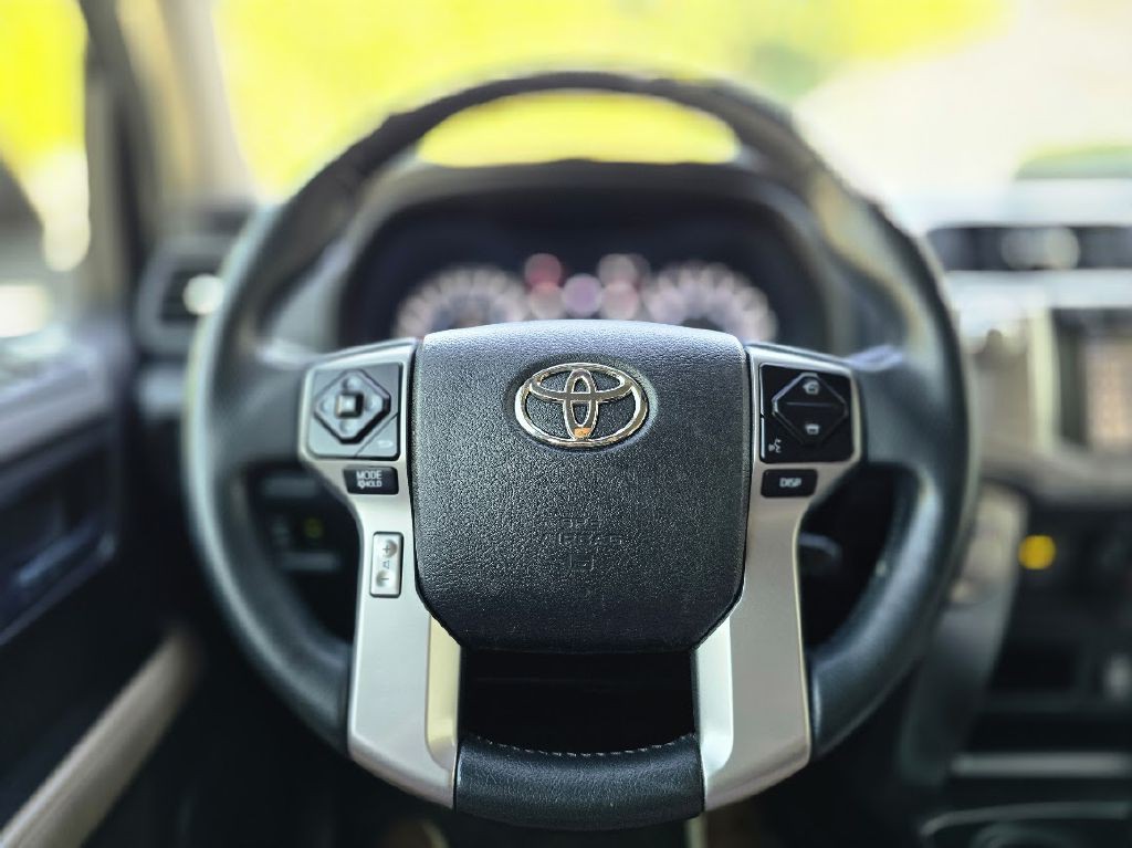 2016 Toyota 4Runner Image 34