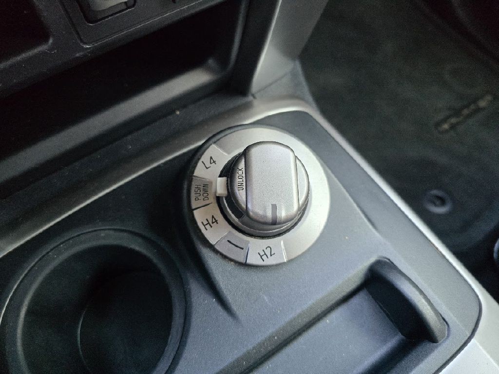 2016 Toyota 4Runner Image 36