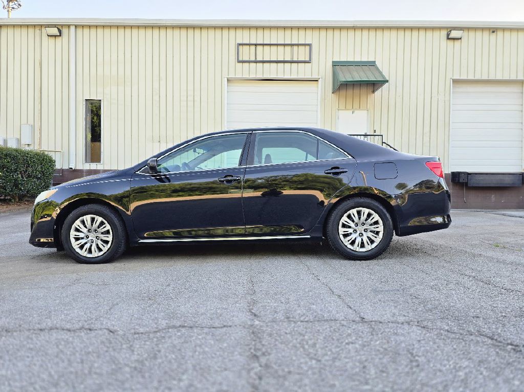 2013 Toyota Camry Image 3