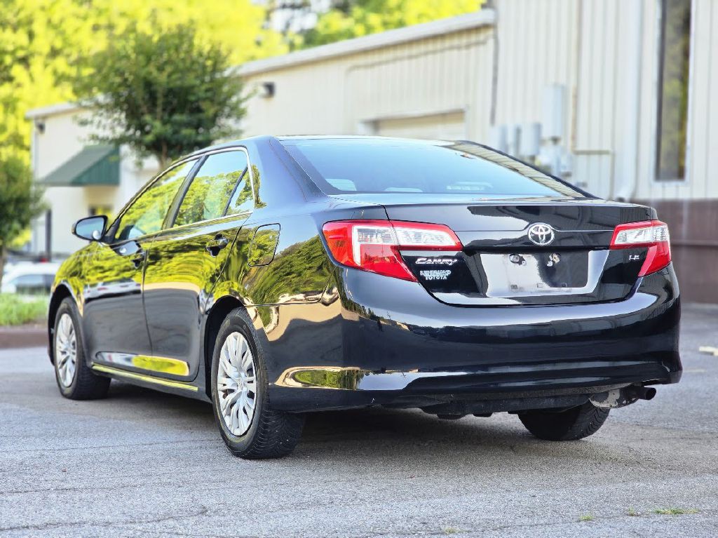 2013 Toyota Camry Image 4