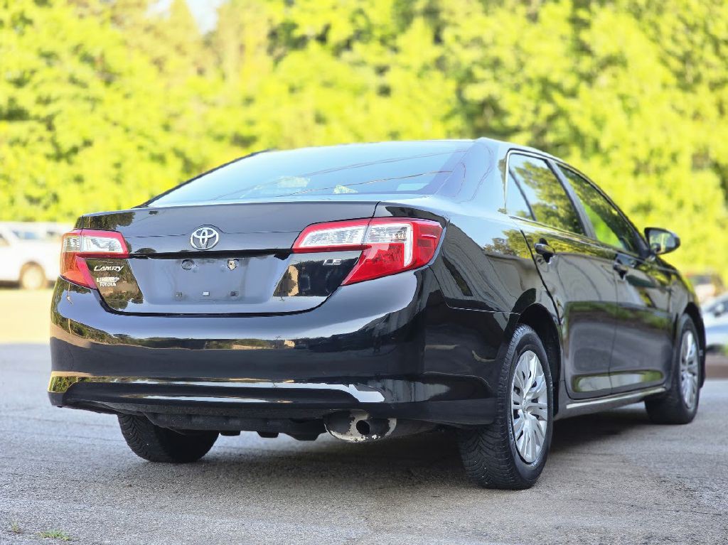 2013 Toyota Camry Image 6