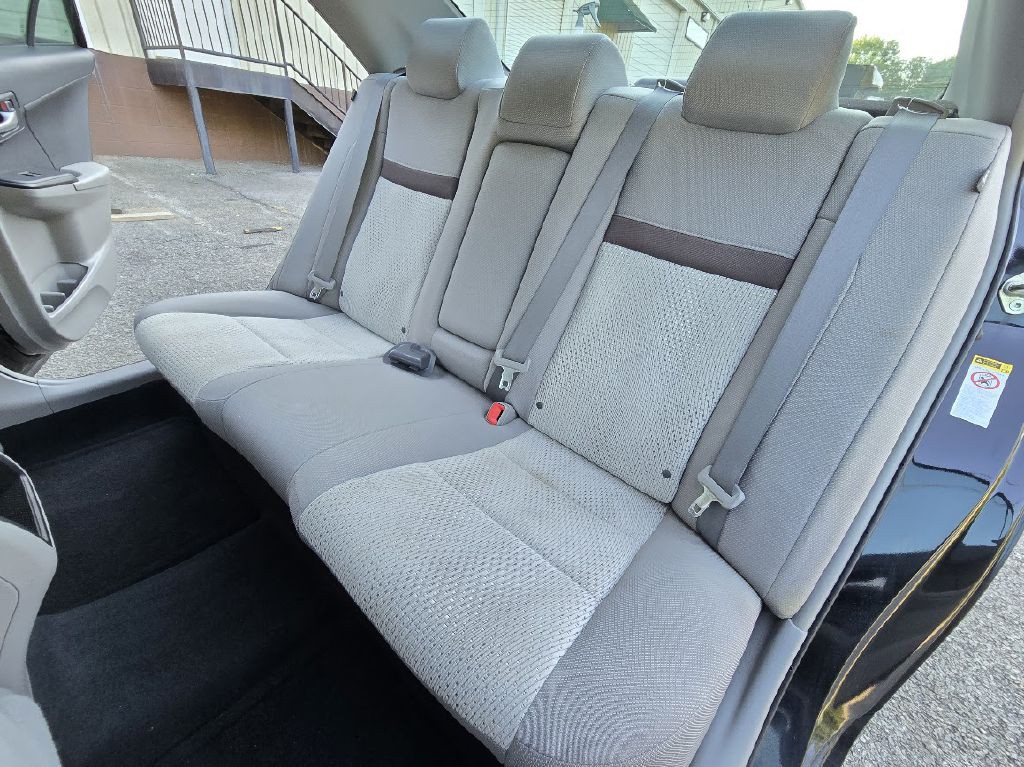 2013 Toyota Camry Image 15